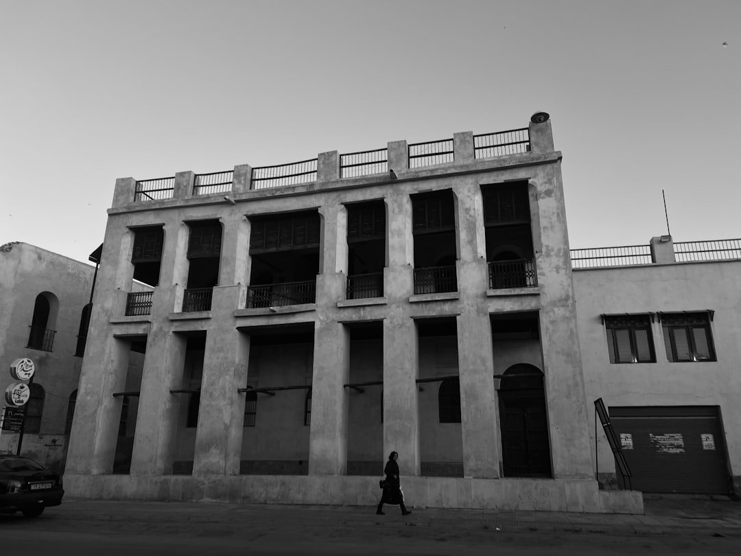 découvrez marignan building, un bâtiment moderne alliant architecture innovante et fonctionnalité, situé au cœur de la ville pour répondre à tous vos besoins professionnels et résidentiels.