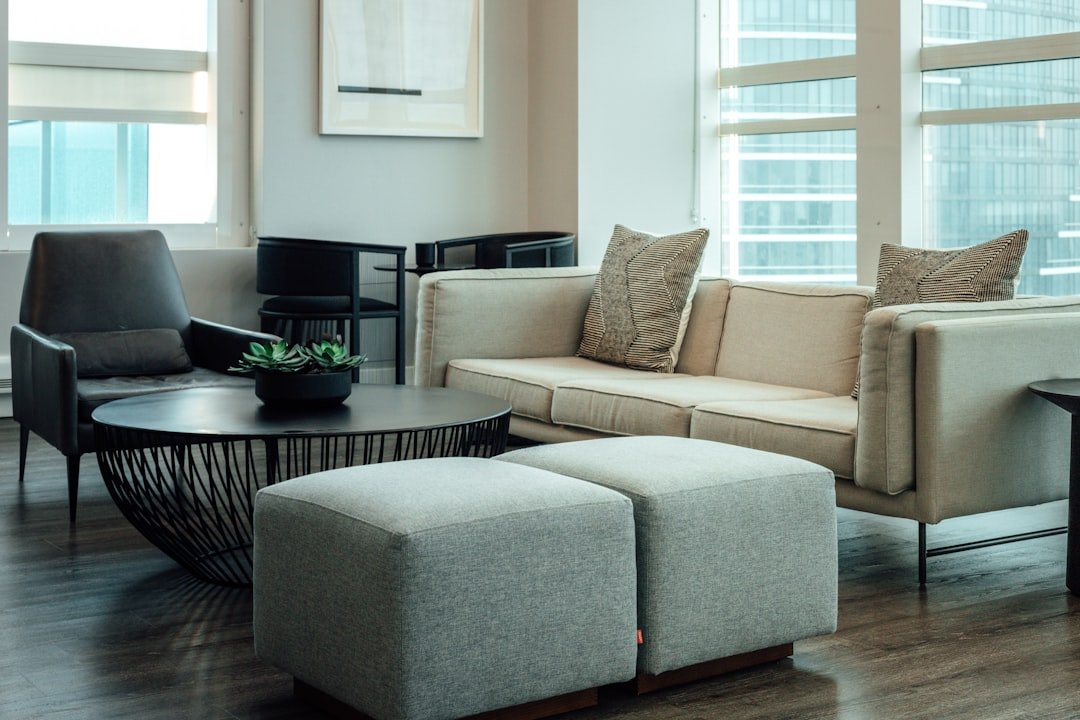 découvrez les avantages de la location de meubles : flexibilité, économies et simplicité pour meubler votre espace temporairement ou à long terme.