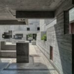 découvrez l'architecture brutaliste, un style caractérisé par ses formes géométriques audacieuses, l'utilisation de béton brut et une esthétique fonctionnelle et minimaliste.