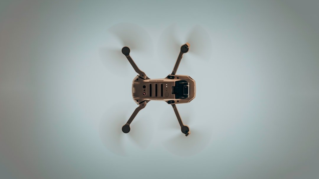 découvrez tout sur les attaques de drones : stratégies, impacts et mesures de protection contre ces nouvelles menaces technologiques.